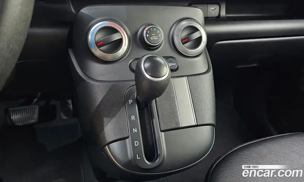 Hyundai Casper 2023 1.0 автомат (гидро), фото 12