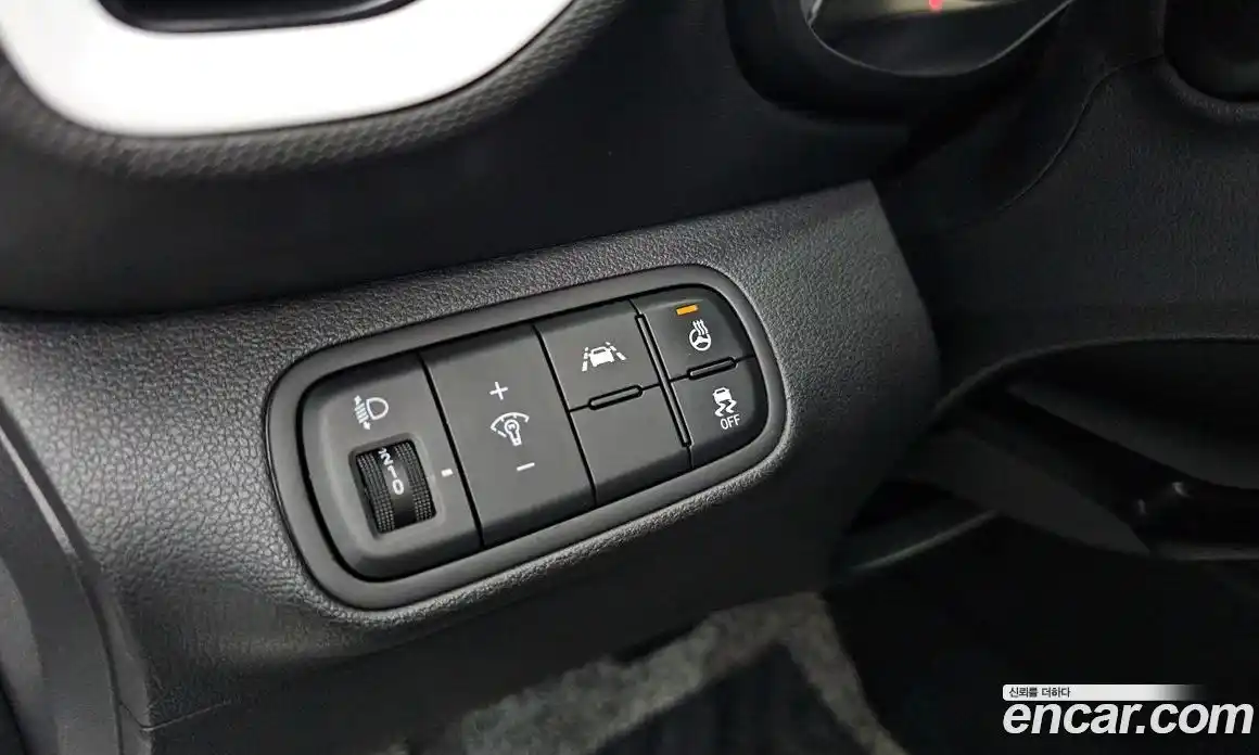 Hyundai Venue 2021 1.6 автомат (гидро), фото 14