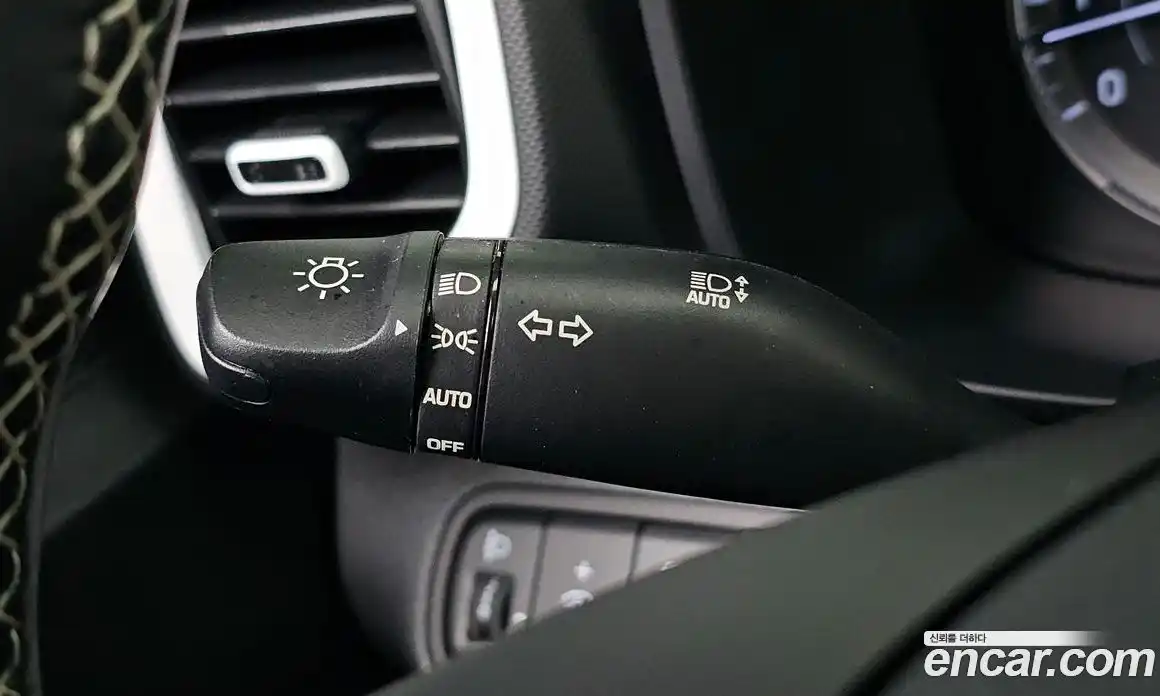 Hyundai Venue 2021 1.6 автомат (гидро), фото 16