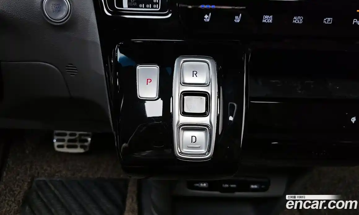 Hyundai Staria 2021 2.2 автомат (гидро), фото 11