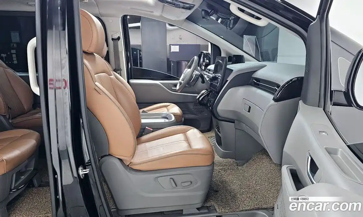 Hyundai Staria 2021 2.2 автомат (гидро), фото 15