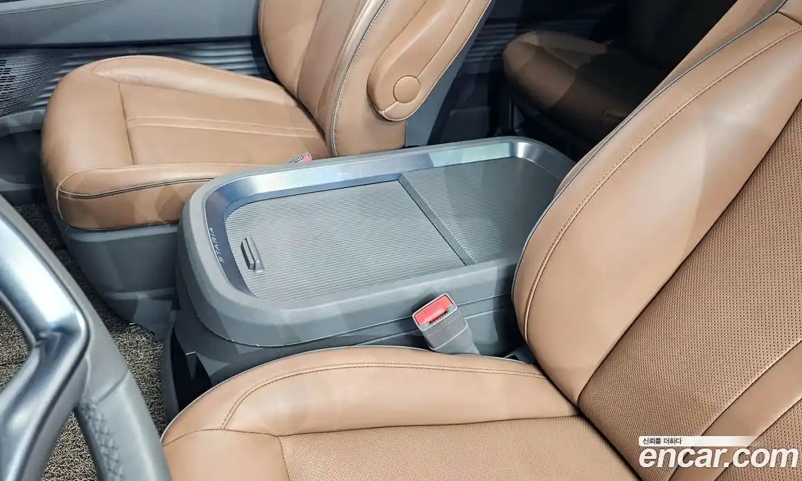 Hyundai Staria 2021 2.2 автомат (гидро), фото 27
