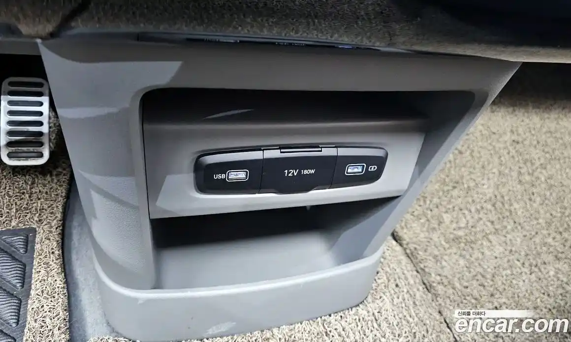 Hyundai Staria 2021 2.2 автомат (гидро), фото 31