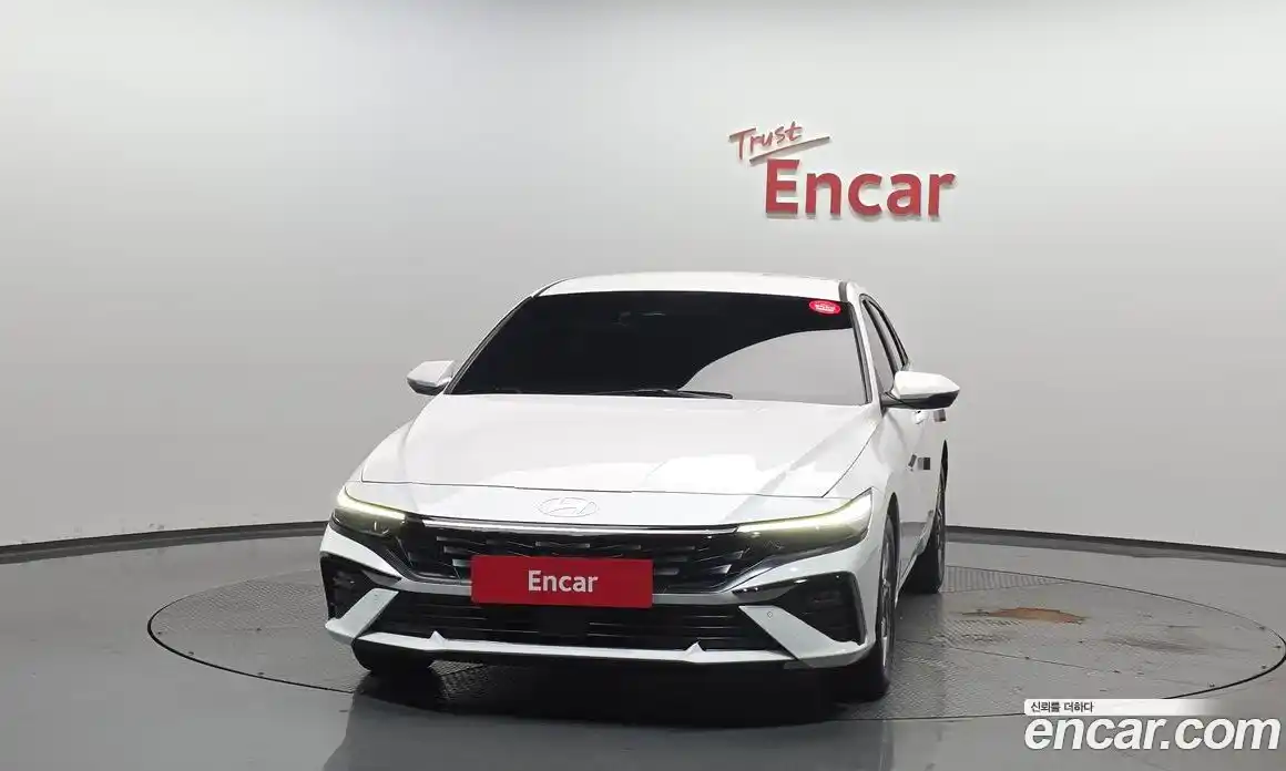 Hyundai Avante 2023 1.6 автомат (гидро), фото 3