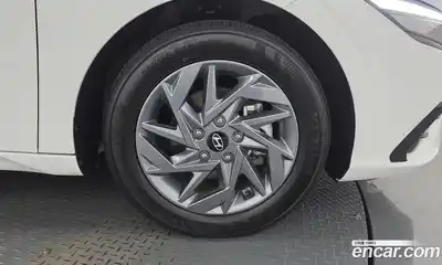 Hyundai Avante 2023 1.6 автомат (гидро), миниатюра 5
