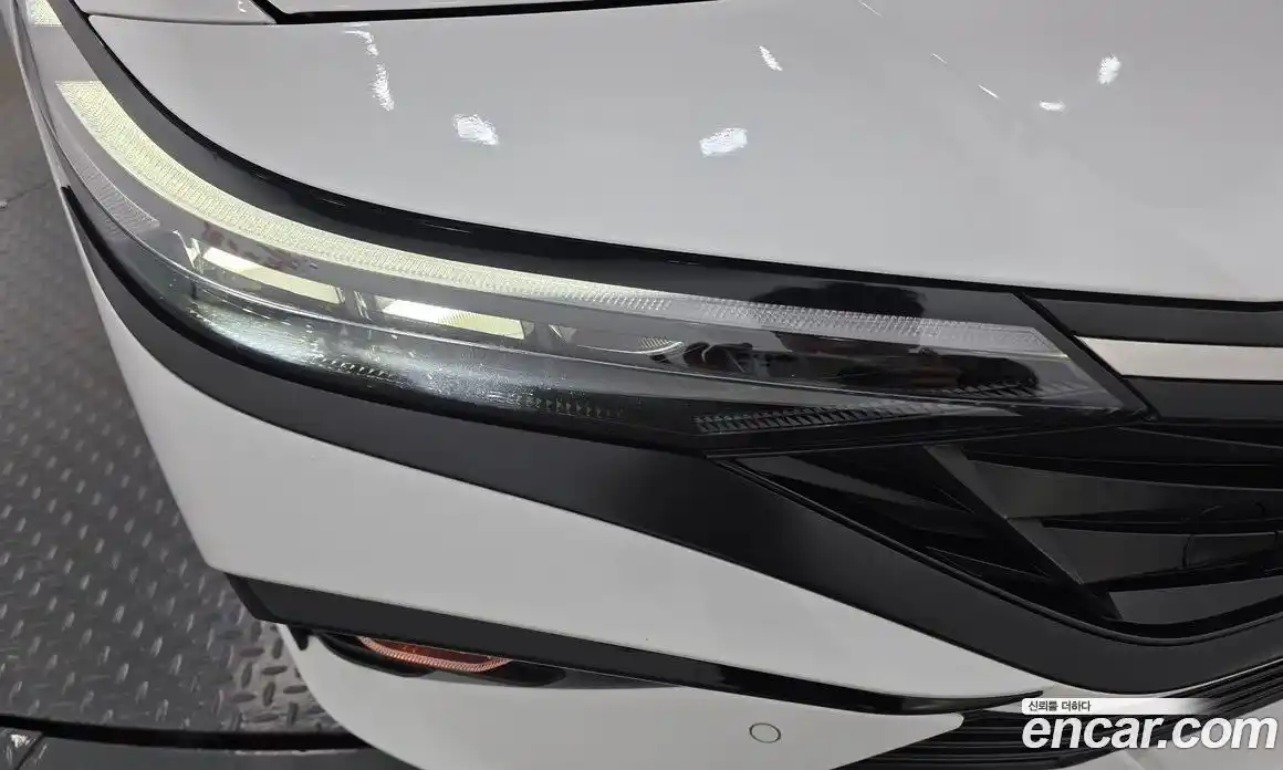 Hyundai Avante 2023 1.6 автомат (гидро), фото 8