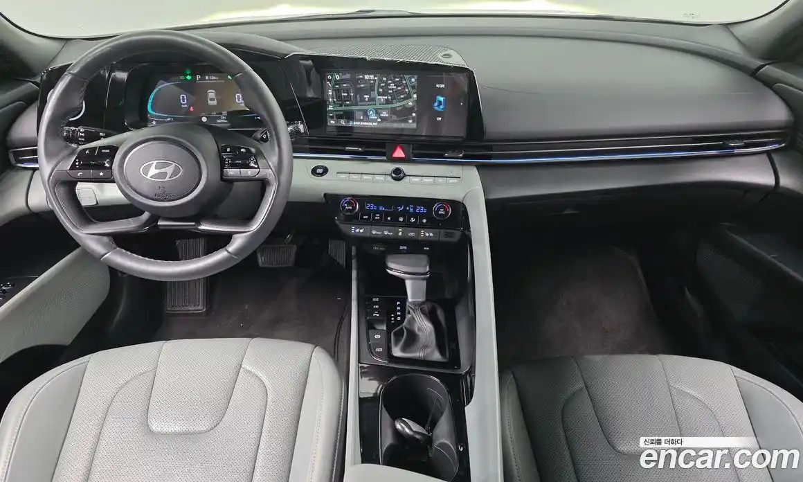 Hyundai Avante 2023 1.6 автомат (гидро), фото 10