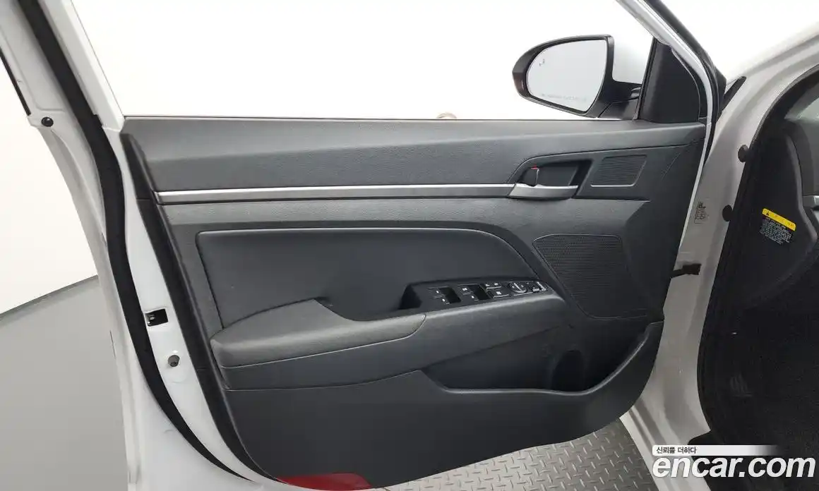 Hyundai Avante 2018 1.6 автомат (гидро), фото 13