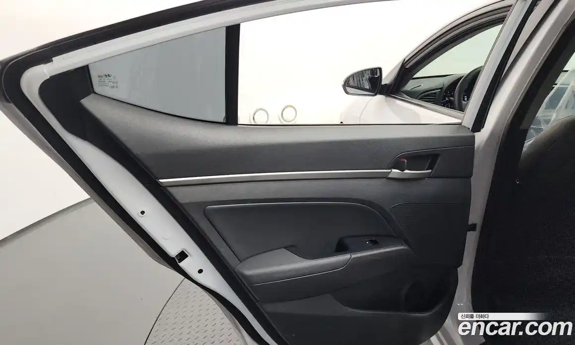 Hyundai Avante 2018 1.6 автомат (гидро), фото 14