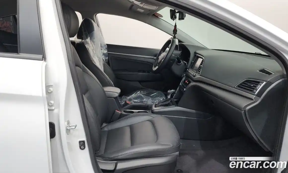 Hyundai Avante 2018 1.6 автомат (гидро), фото 15