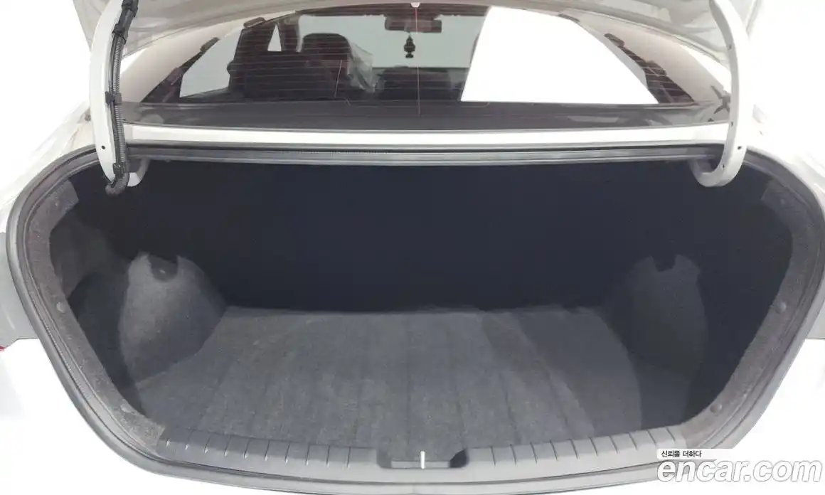 Hyundai Avante 2018 1.6 автомат (гидро), фото 23