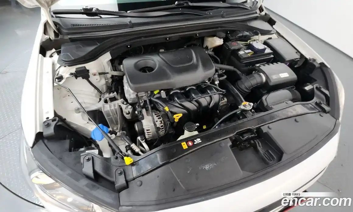 Hyundai Avante 2018 1.6 автомат (гидро), фото 5