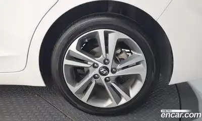 Hyundai Avante 2018 1.6 автомат (гидро), миниатюра 6