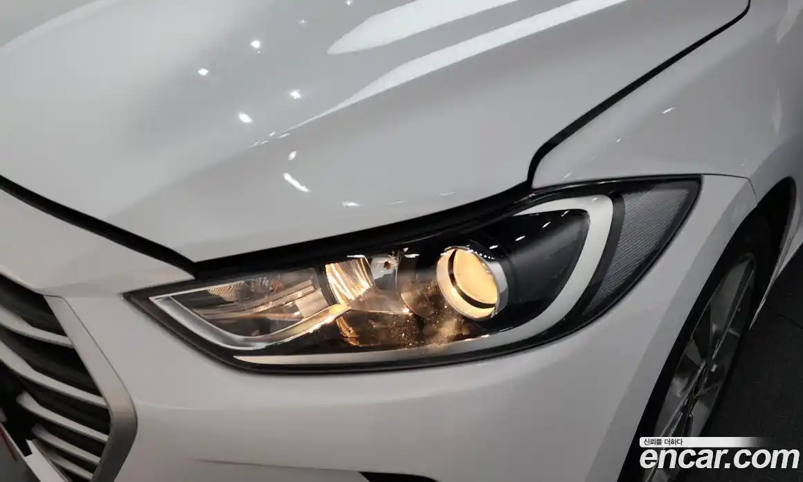 Hyundai Avante 2018 1.6 автомат (гидро), фото 7