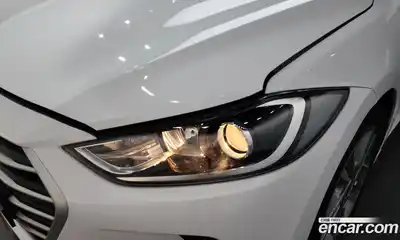 Hyundai Avante 2018 1.6 автомат (гидро), миниатюра 7