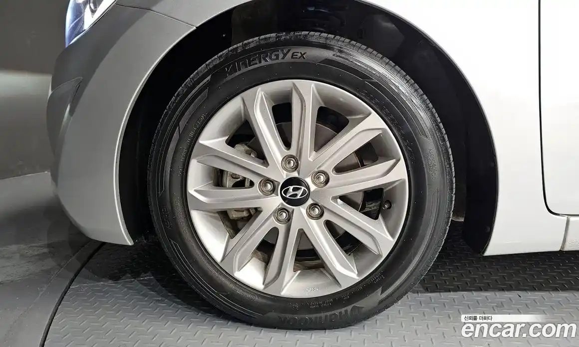 Hyundai Avante 2013 1.6 автомат (гидро), фото 5
