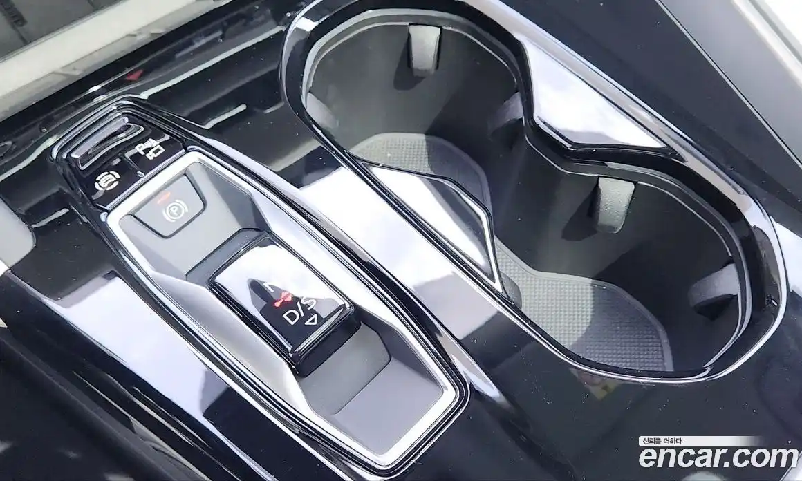 Audi Q5 2025 2.0 автомат (гидро), фото 9