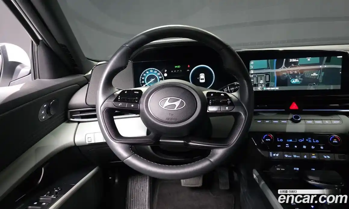 Hyundai Avante 2024 1.6 автомат (гидро), фото 13