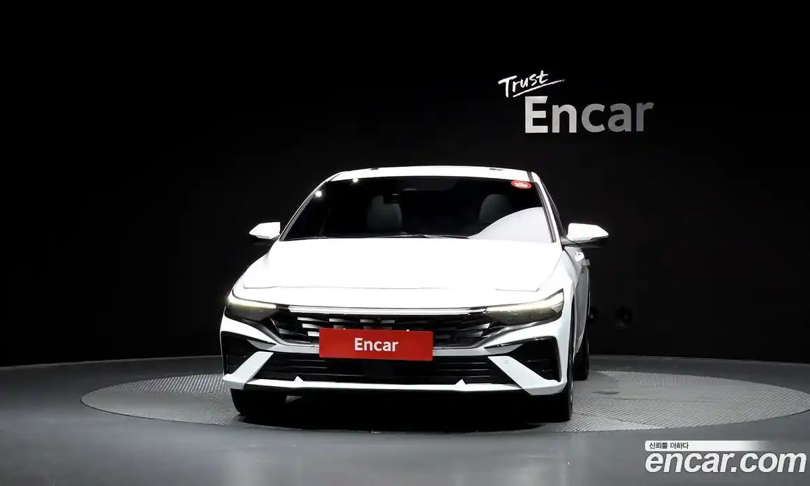 Hyundai Avante 2024 1.6 автомат (гидро), фото 3