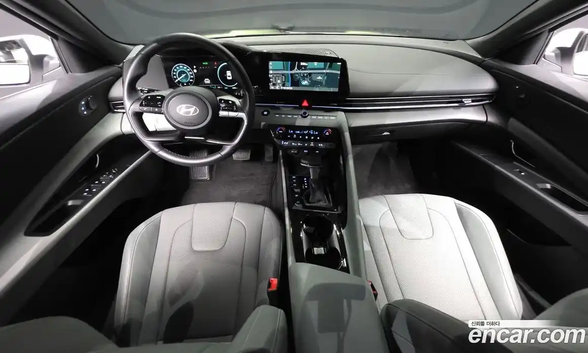 Hyundai Avante 2024 1.6 автомат (гидро), фото 7