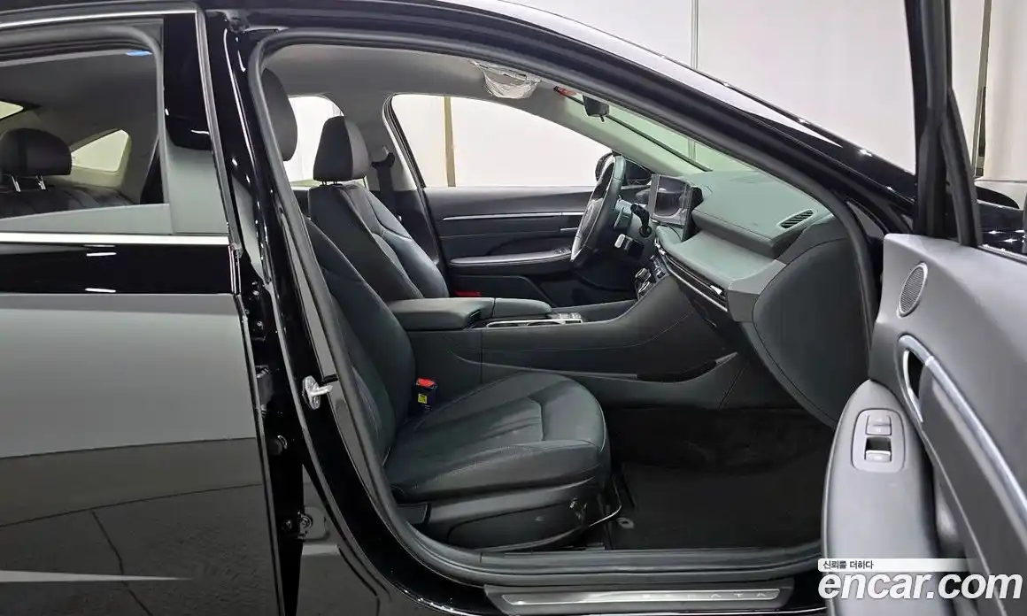 Hyundai Sonata 2024 2.0 автомат (гидро), фото 16