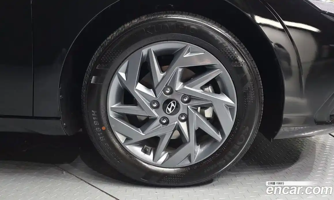 Hyundai Avante 2025 1.6 автомат (гидро), фото 7