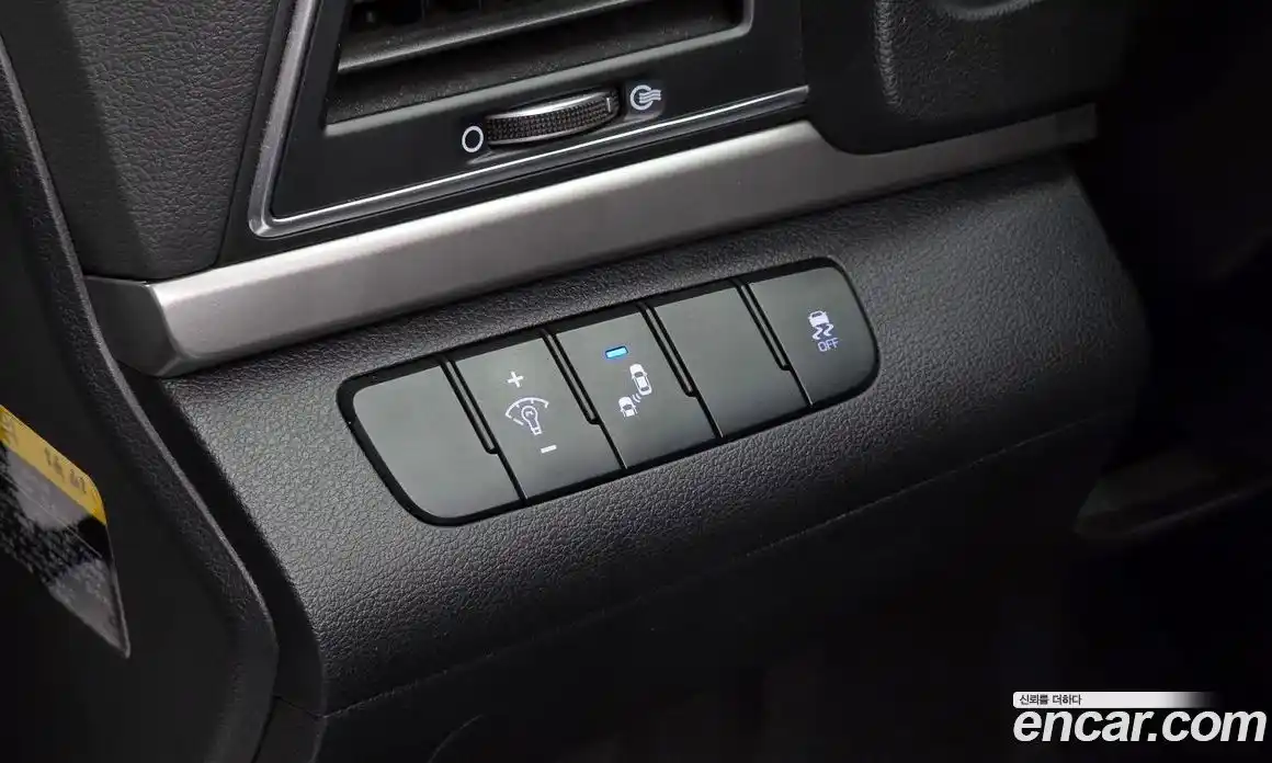 Hyundai Avante 2018 1.6 автомат (гидро), фото 15