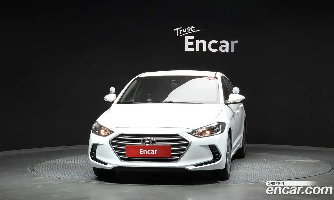 Hyundai Avante 2018 1.6 автомат (гидро), фото 3