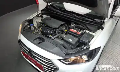 Hyundai Avante 2018 1.6 автомат (гидро), миниатюра 6
