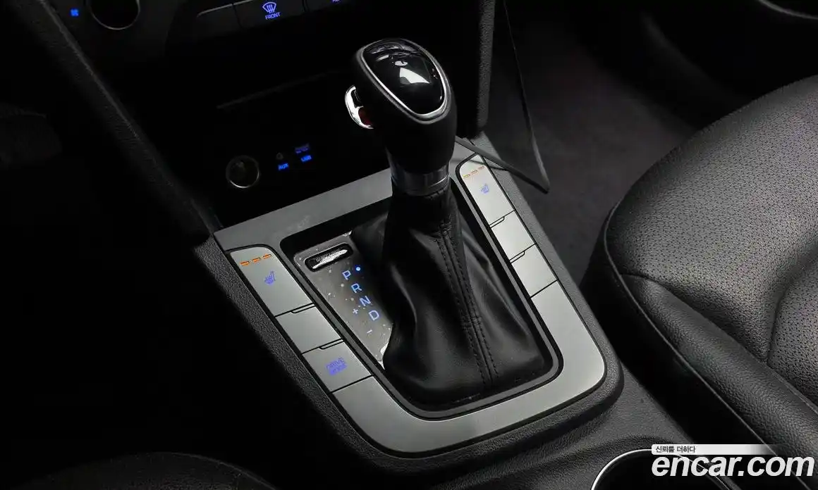 Hyundai Avante 2018 1.6 автомат (гидро), фото 9