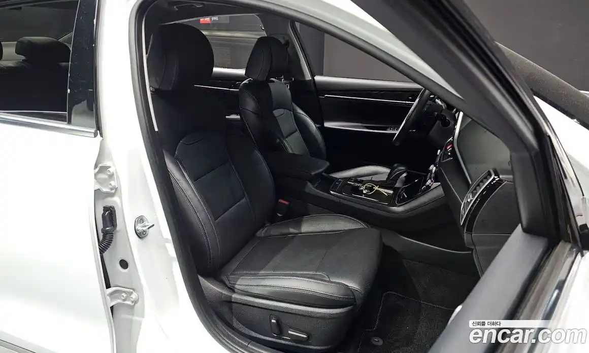 Hyundai Grandeur 2018 2.4 автомат (гидро), фото 16