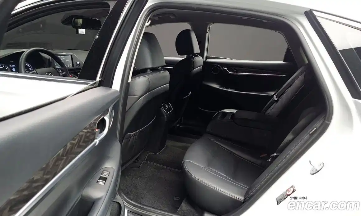 Hyundai Grandeur 2018 2.4 автомат (гидро), фото 17