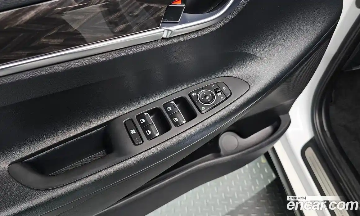 Hyundai Grandeur 2018 2.4 автомат (гидро), фото 27