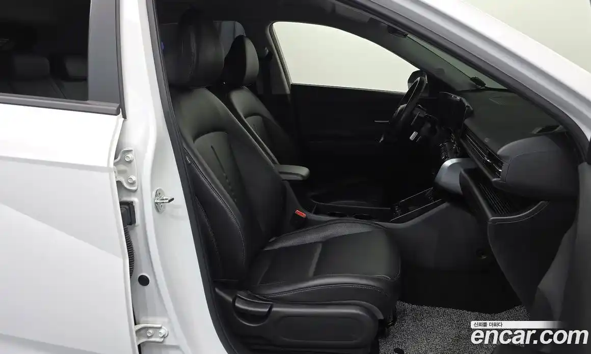 Hyundai Kona 2024 1.6 автомат (гидро), фото 11