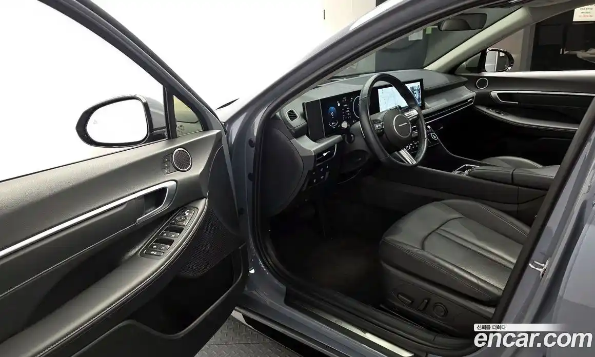 Hyundai Sonata 2024 2.0 автомат (гидро), фото 13