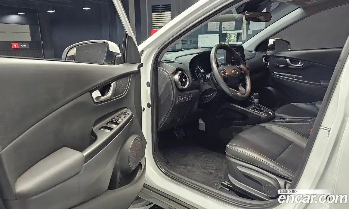 Hyundai Kona 2023 1.6 автомат (гидро), фото 10