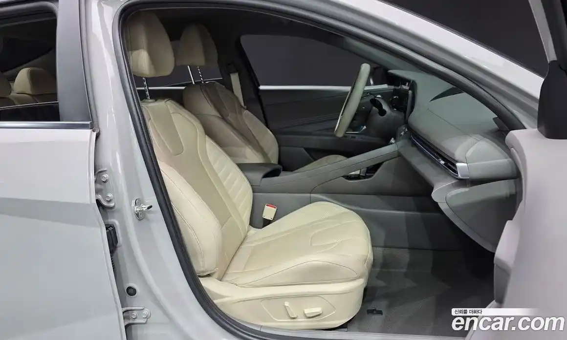 Hyundai Avante 2023 1.6 автомат (гидро), фото 16