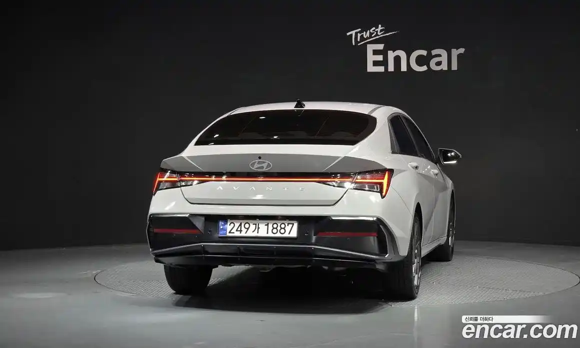 Hyundai Avante 2023 1.6 автомат (гидро), фото 4