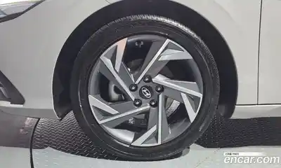 Hyundai Avante 2023 1.6 автомат (гидро), миниатюра 5