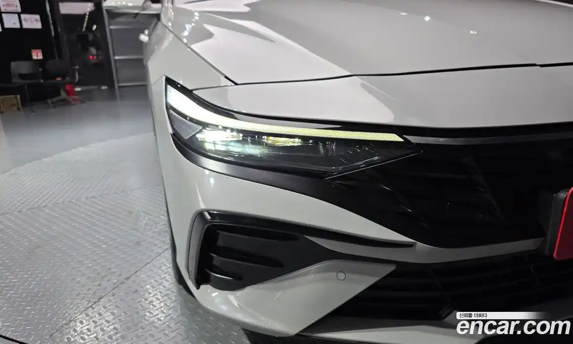 Hyundai Avante 2023 1.6 автомат (гидро), фото 8