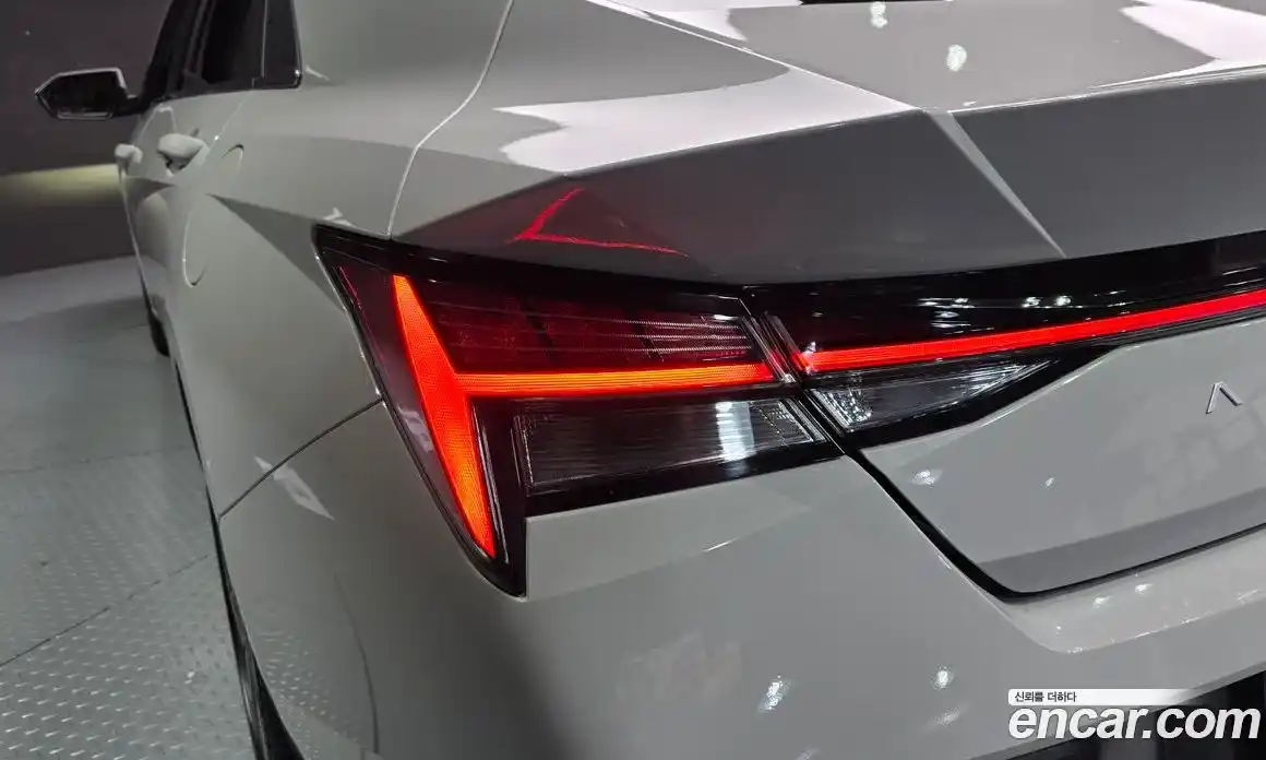 Hyundai Avante 2023 1.6 автомат (гидро), фото 9