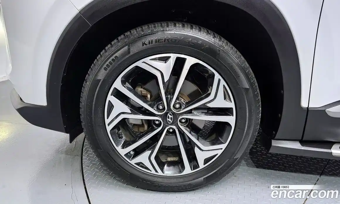 Hyundai Santa Fe 2018 2.0 автомат (гидро), фото 5