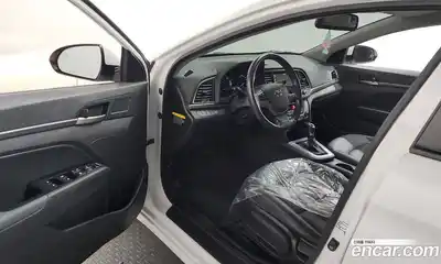 Hyundai Avante 2018 1.6 автомат (гидро), миниатюра 12