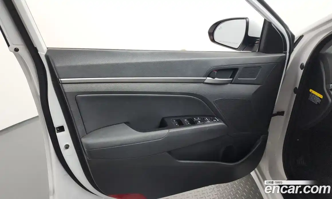 Hyundai Avante 2018 1.6 автомат (гидро), фото 13