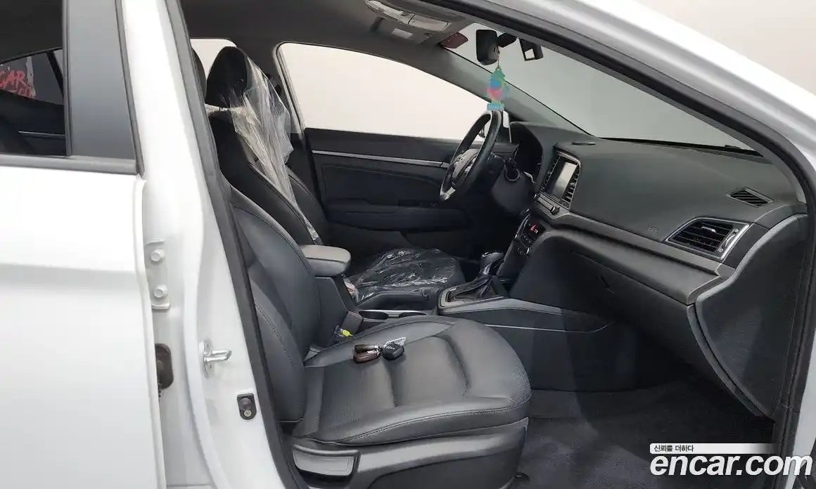 Hyundai Avante 2018 1.6 автомат (гидро), фото 15