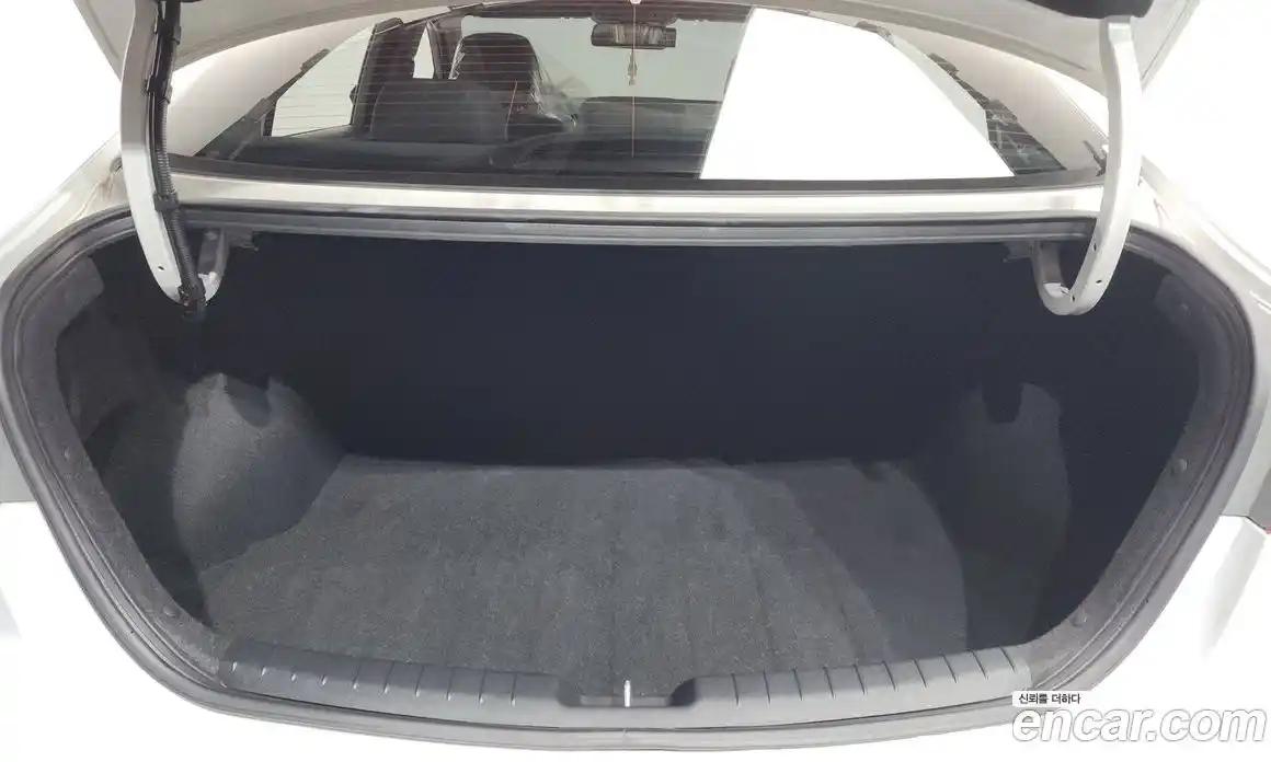 Hyundai Avante 2018 1.6 автомат (гидро), фото 23