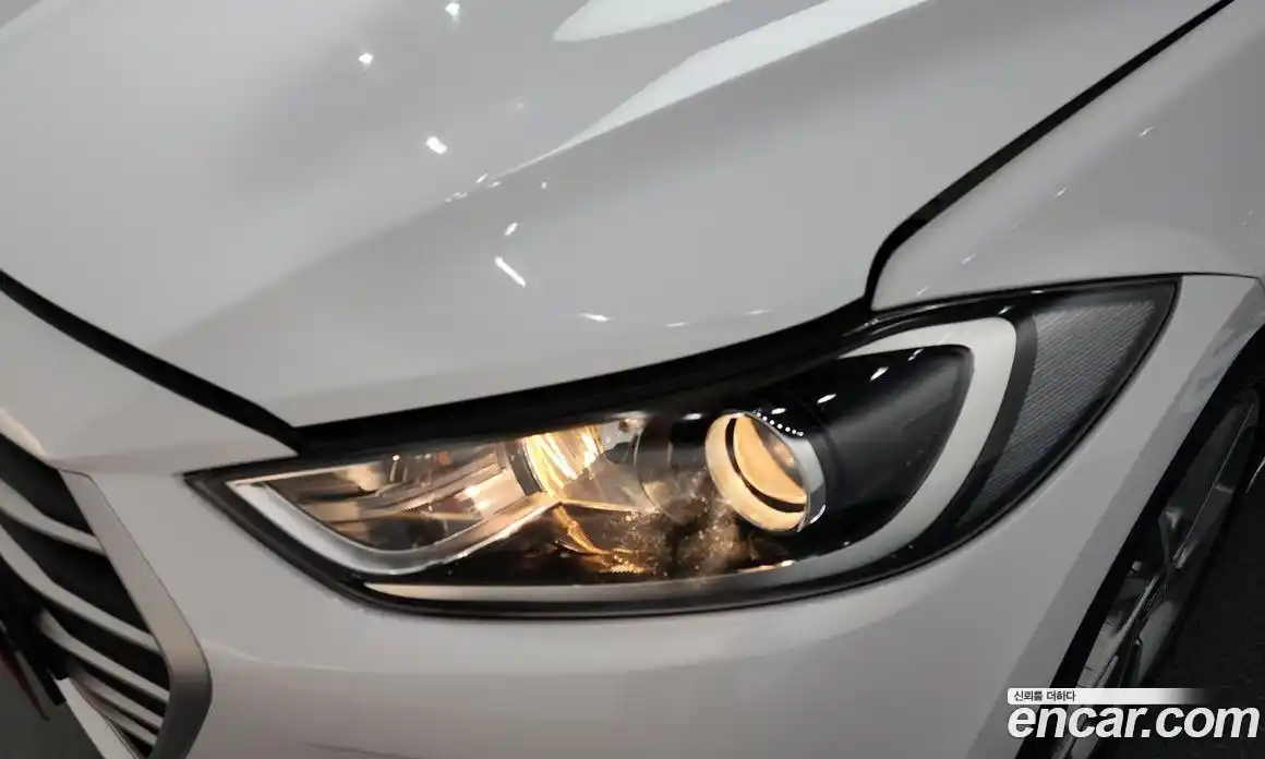 Hyundai Avante 2018 1.6 автомат (гидро), фото 7