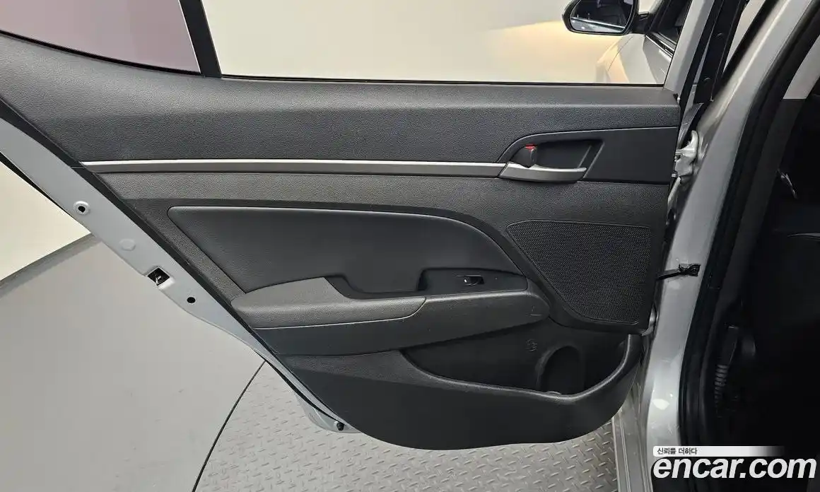 Hyundai Avante 2016 1.6 автомат (гидро), фото 14