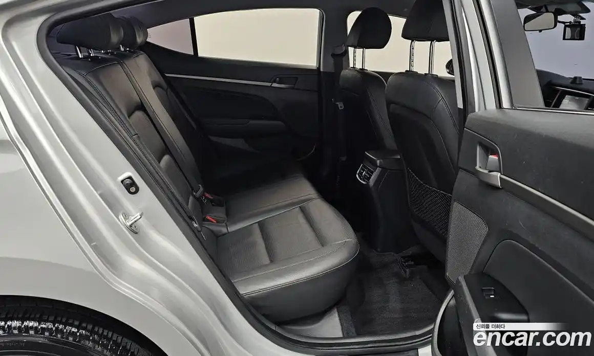 Hyundai Avante 2016 1.6 автомат (гидро), фото 16