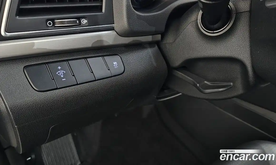 Hyundai Avante 2016 1.6 автомат (гидро), фото 26